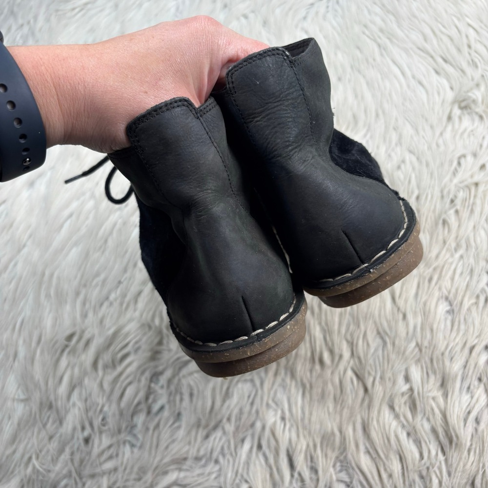 Clarks Women's 10 Black Suede Tamitha Key Ankle Boots Moccasin Boho Artsy - Picture 6 of 7